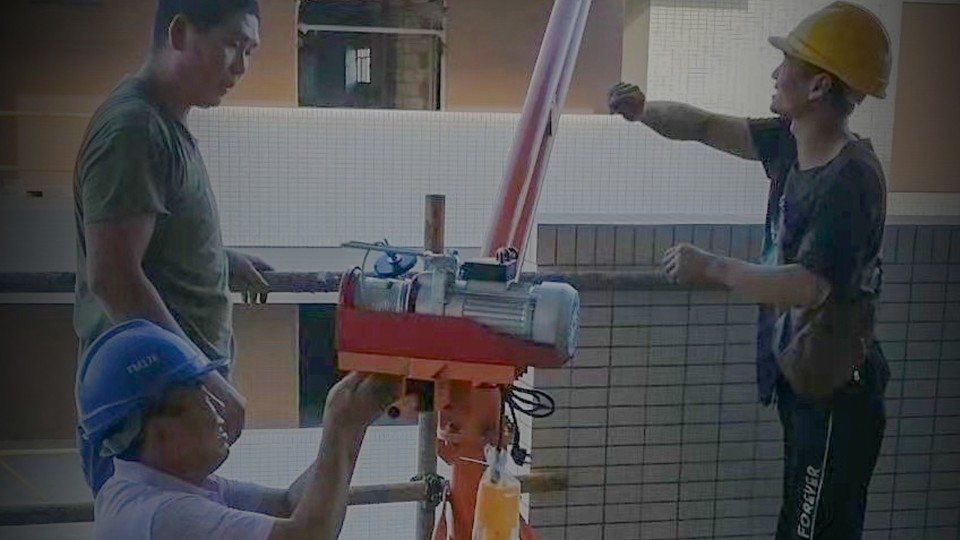 工程門窗幕墻滲水怎么處理？來(lái)看看樓上樓門窗的小技巧